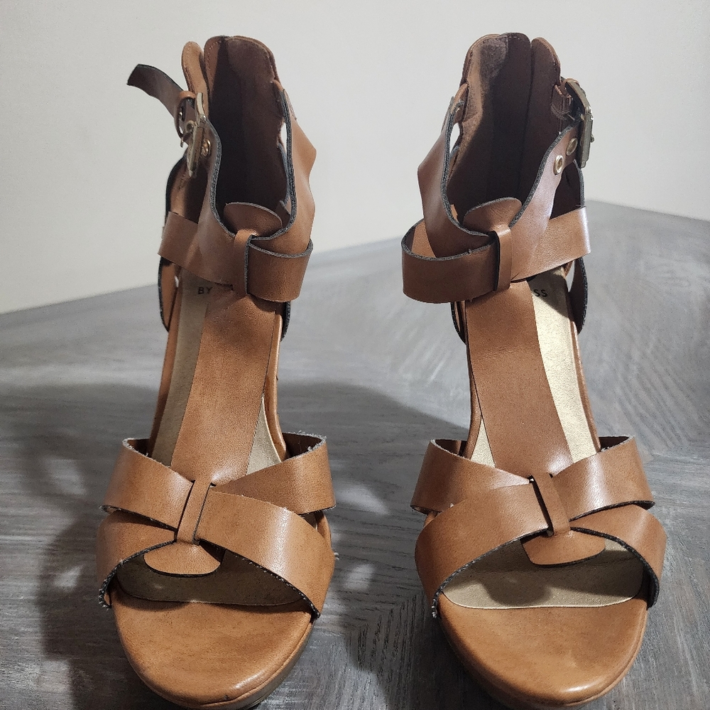 G BY GUESS | Neutral high heels | size 8